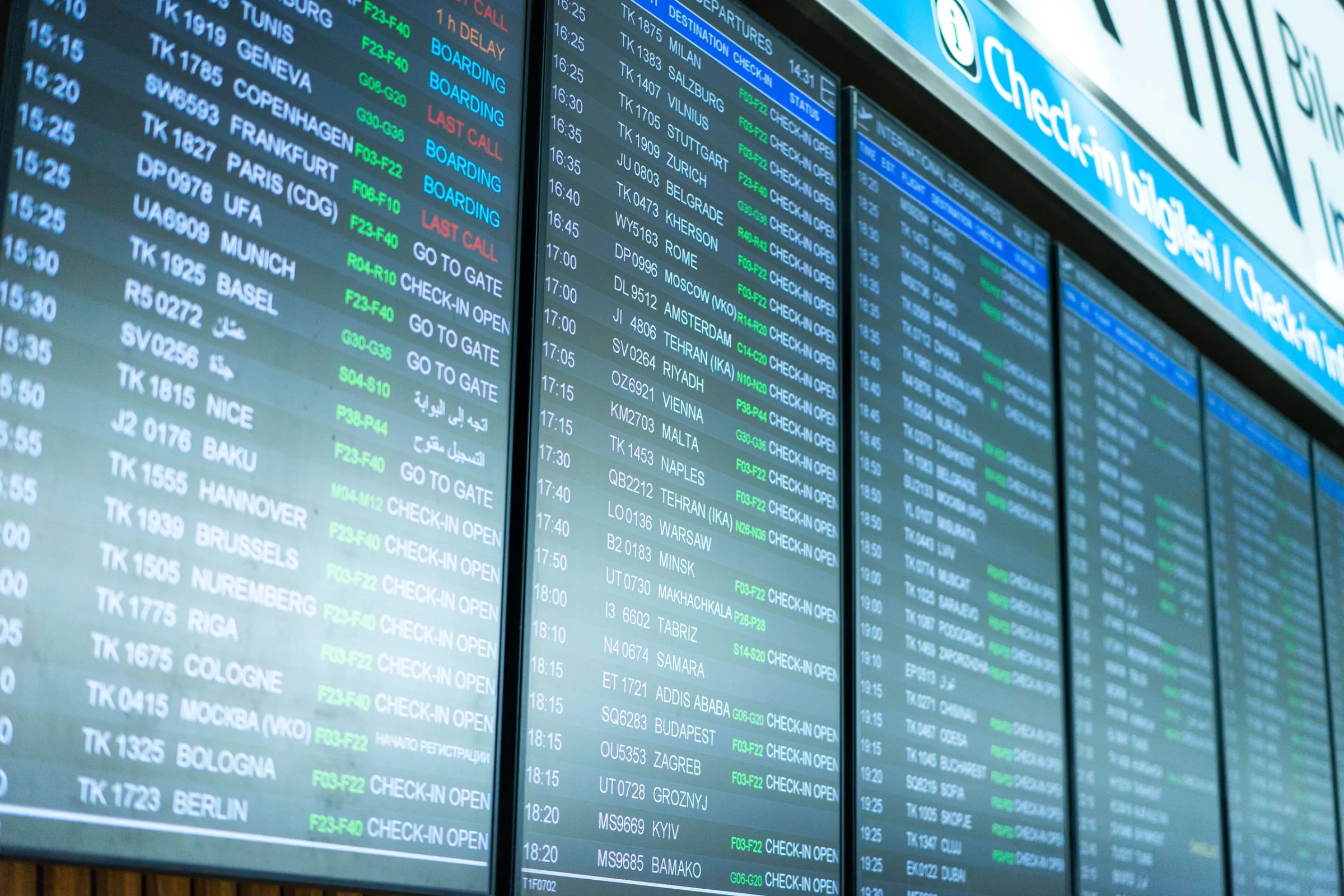 How to Miss a Flight Gracefully — scene