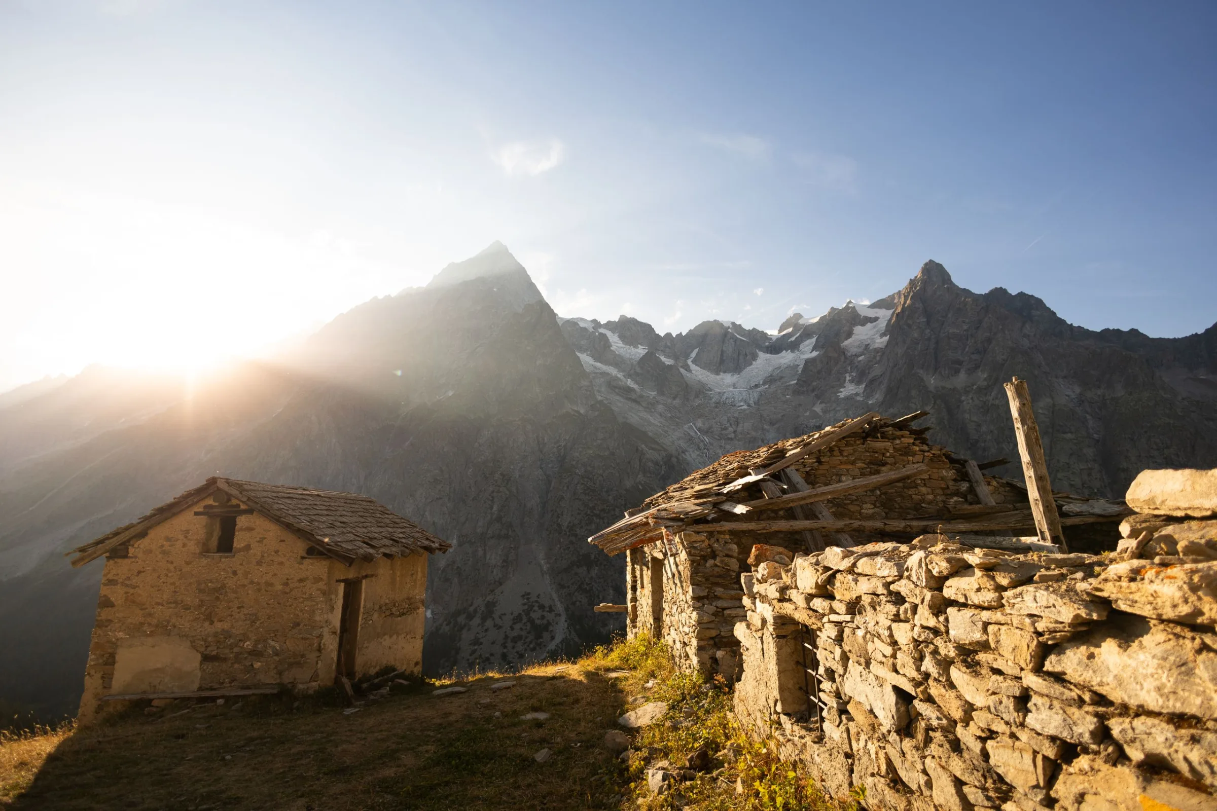 Refuges, Bothies and Huts: Sleeping Above the Tree Line — detail