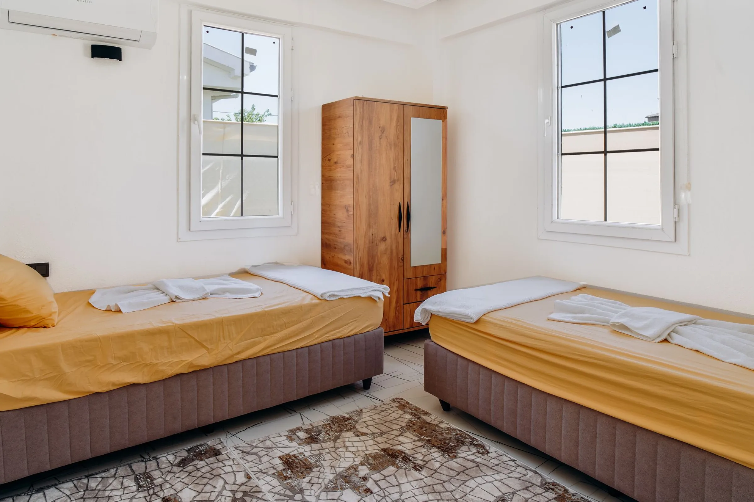 The Guesthouse Test: Five Minutes to Know If You'll Sleep Well — scene