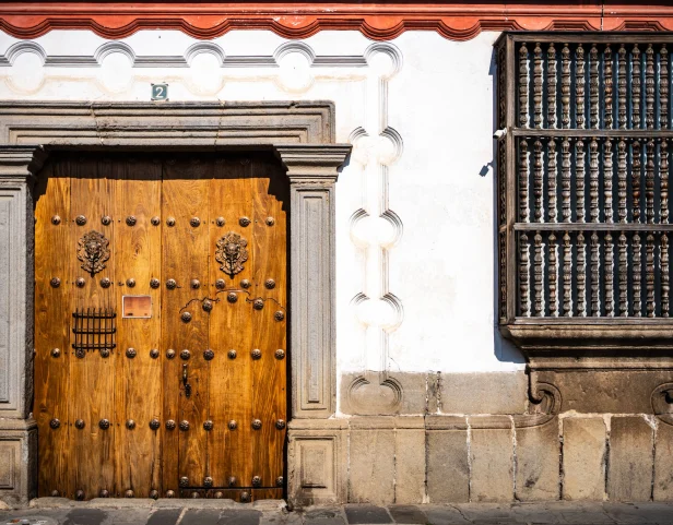 Reading a City Through Its Doorways